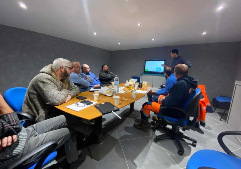 salle de conference dieppe avec groupe de personnes